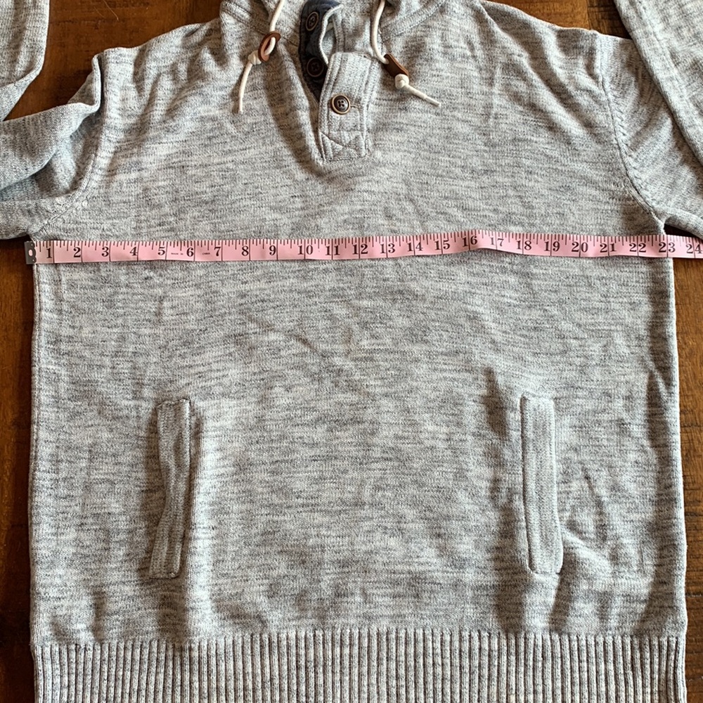 H&M Sweater - Picture 12 of 13